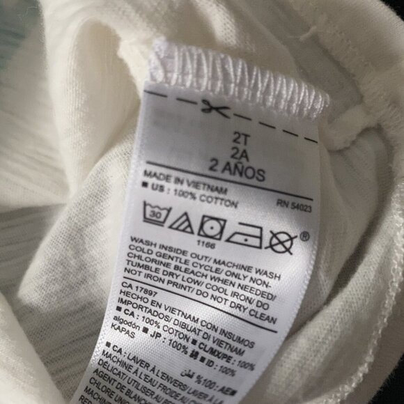 Old Navy One of a Kind t-shirt - Picture 3 of 4